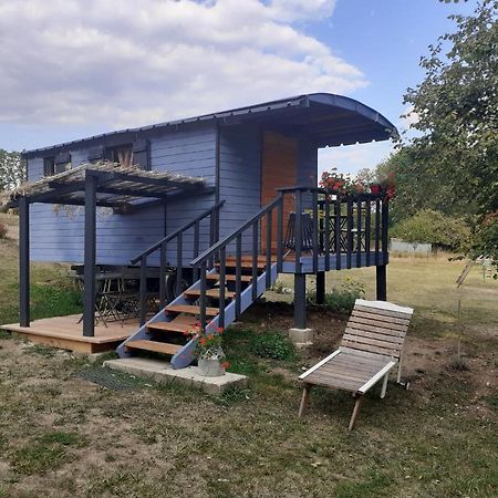La Roulotte De La Clef Des Champs Hotell Buzancy  Exteriör bild